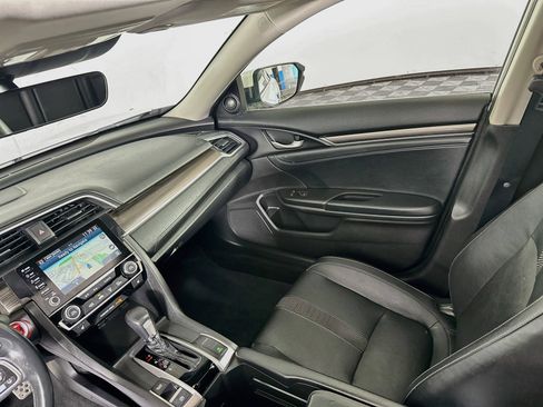 Used 2019 Honda Civic Touring image 23
