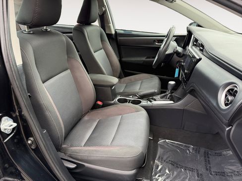 Used 2017 Toyota Corolla LE image 19