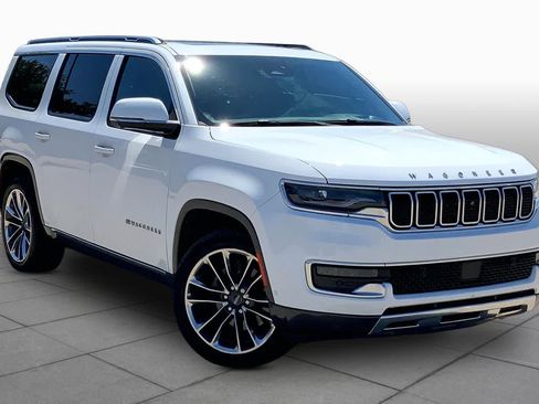 Used 2022 Jeep Wagoneer Series III w/ Premium Group I AWD/4WD image 3