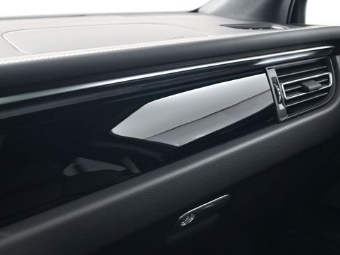 Certified 2026 Porsche Macan S AWD/4WD image 23