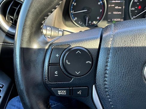 Used 2017 Toyota RAV4 XLE image 18