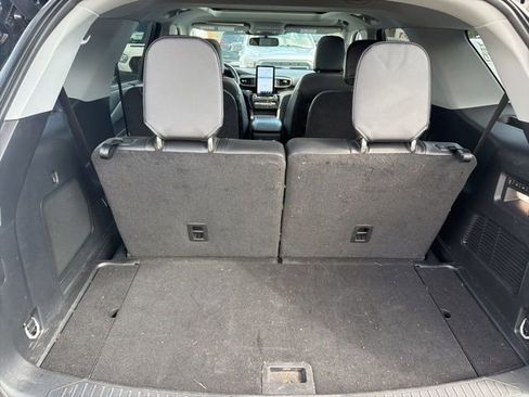 Used 2023 Ford Explorer Limited w/ Limited Technology Package image 11