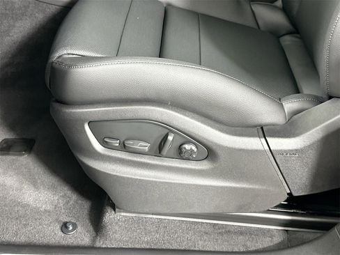 New 2026 Porsche Cayenne image 34