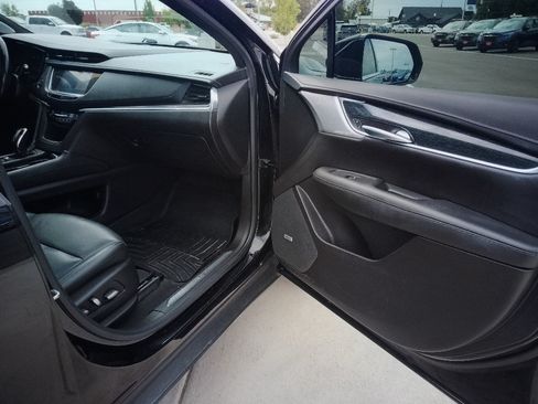 Used 2020 Cadillac XT5 Premium Luxury FWD image 16