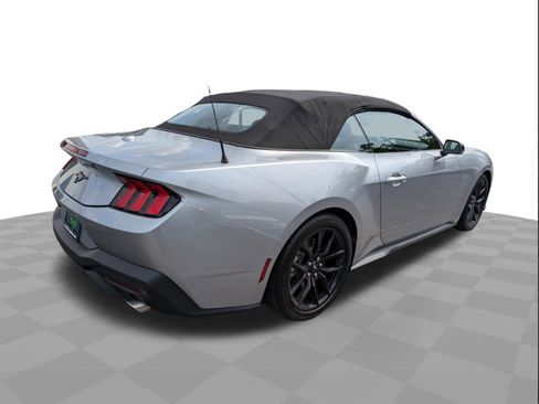 Used 2025 Ford Mustang Premium RWD image 4