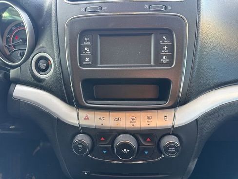 Used 2018 Dodge Journey SXT w/ Connectivity Group image 21