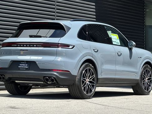Used 2026 Porsche Cayenne E-Hybrid AWD/4WD image 8