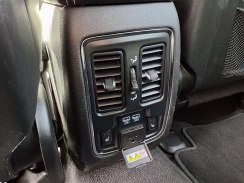 Used 2014 Jeep Grand Cherokee Limited image 25