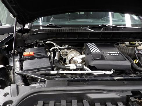 Used 2021 Chevrolet Silverado 1500 High Country w/ Technology Package image 34