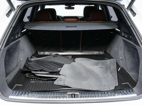 Used 2024 Audi Q8 e-tron Premium Plus image 29