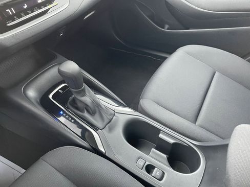 Used 2025 Toyota Corolla LE image 40