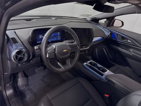 New 2026 Chevrolet Equinox EV LT image 4