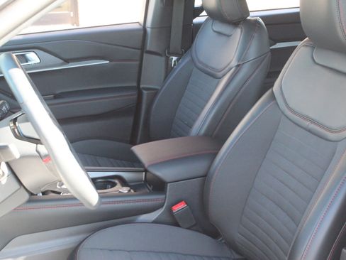 Used 2025 Ford Explorer ST-Line w/ Premium Package RWD image 13