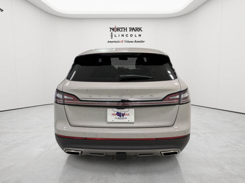 Used 2023 Lincoln Nautilus Reserve w/ Class II Trailer Tow Package FWD image 4