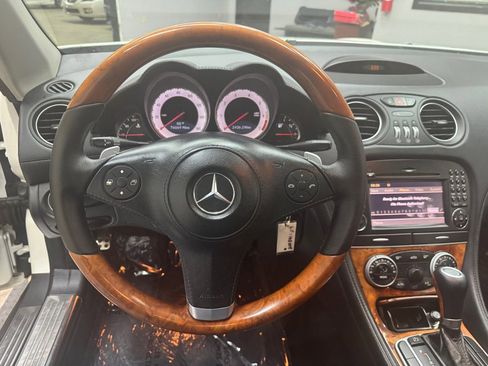 Used 2009 Mercedes-Benz SL 550 image 24