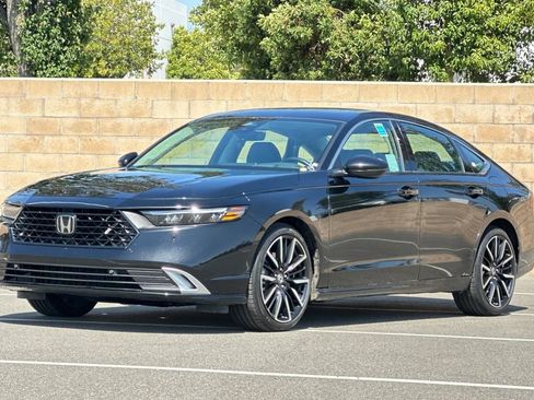 Used 2024 Honda Accord Touring image 8