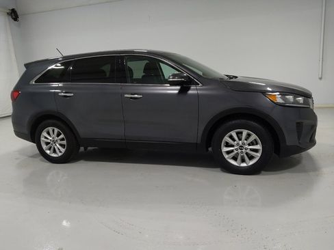 Used 2020 Kia Sorento LX FWD image 11