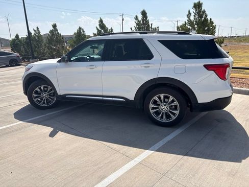 Used 2024 Ford Explorer XLT w/ Equipment Group 202A RWD image 2