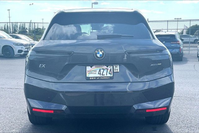 Used 2025 BMW iX xDrive50 w/ Sport Package AWD/4WD image 4