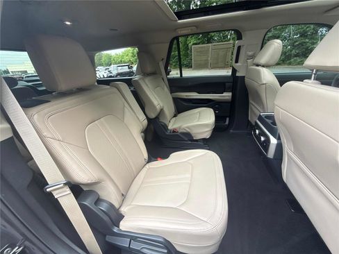 Used 2024 Ford Expedition Limited RWD image 28