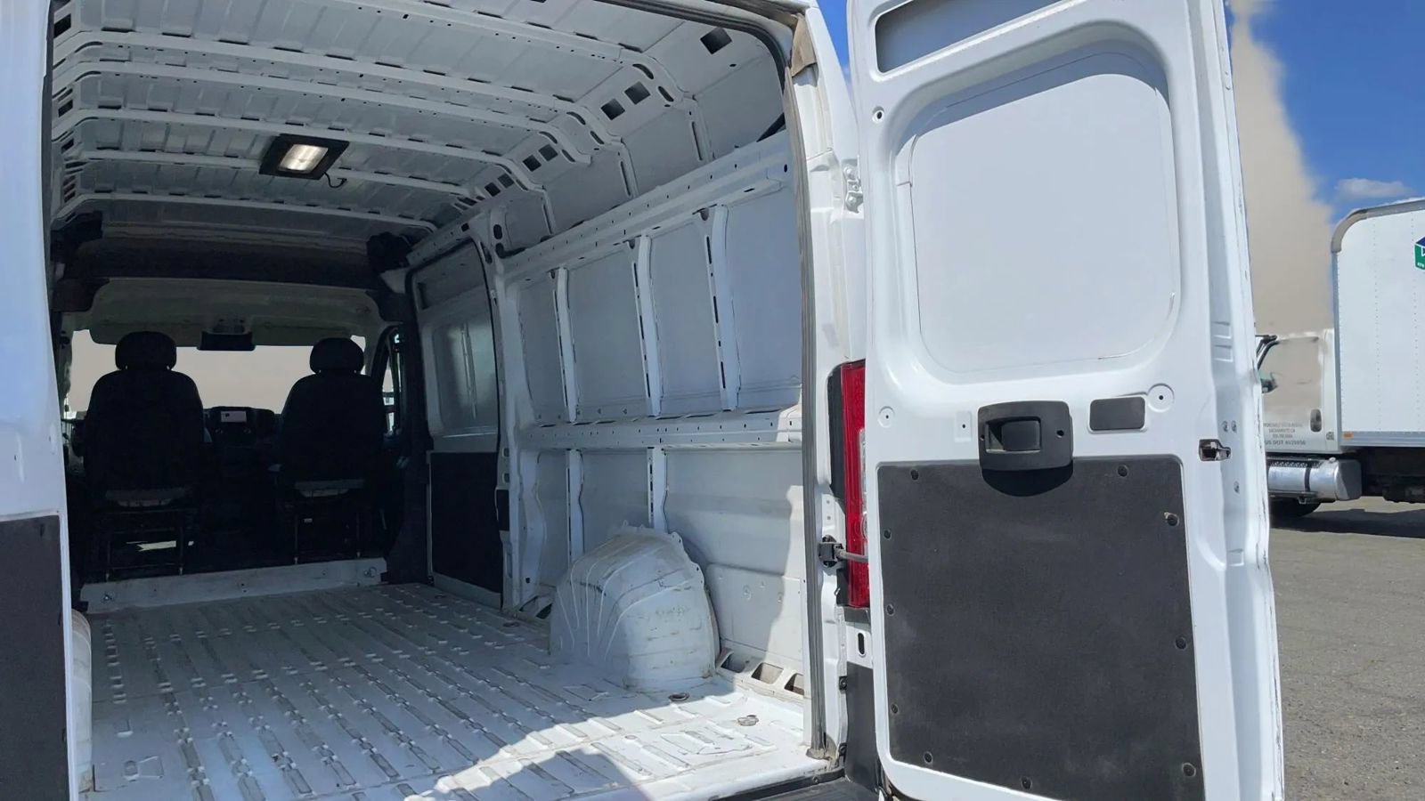Used 2025 RAM ProMaster 3500 w/ Convenience Group FWD image 36