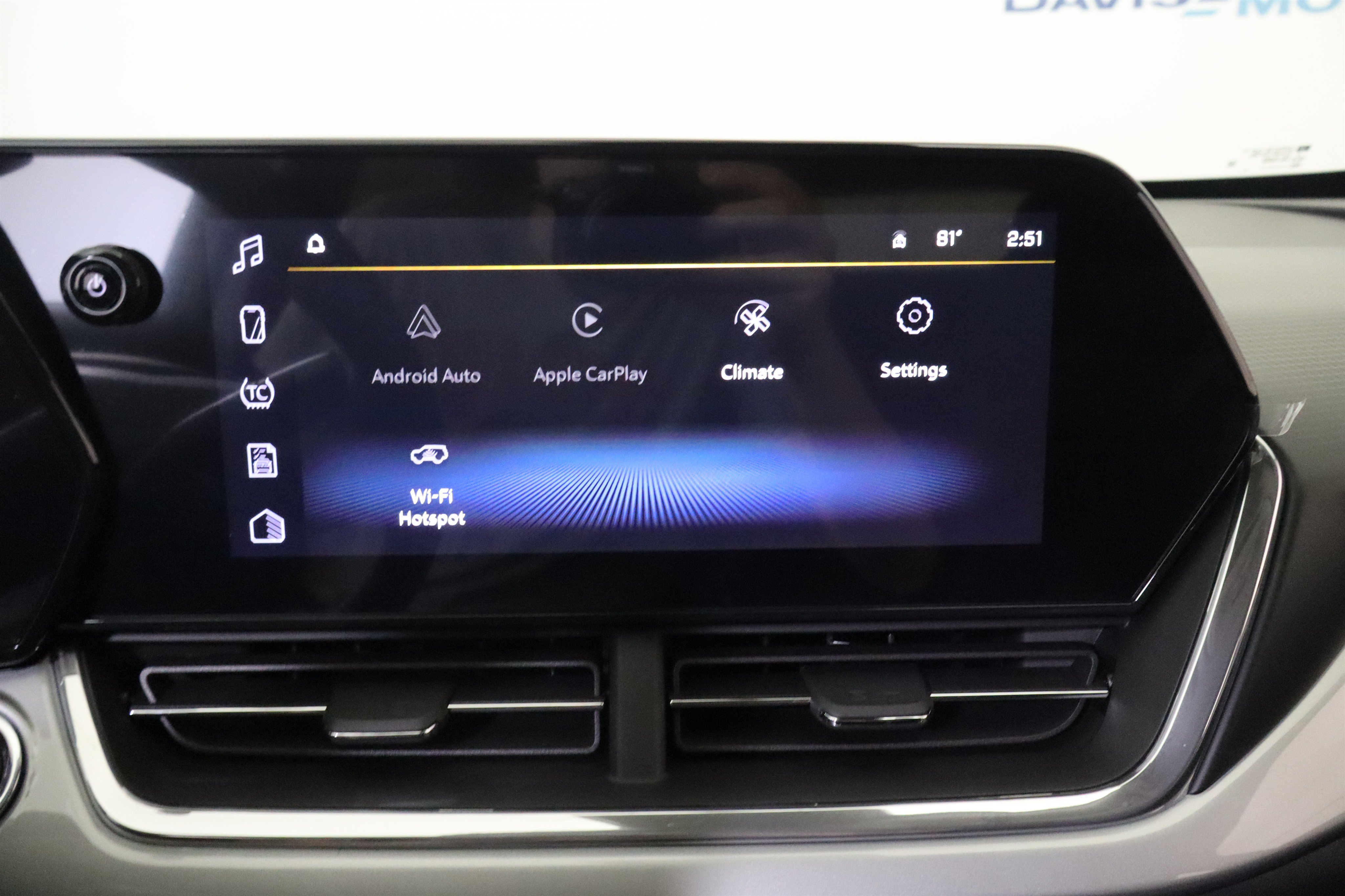 New 2026 Chevrolet Trax LT w/ Midnight Edition FWD image 25