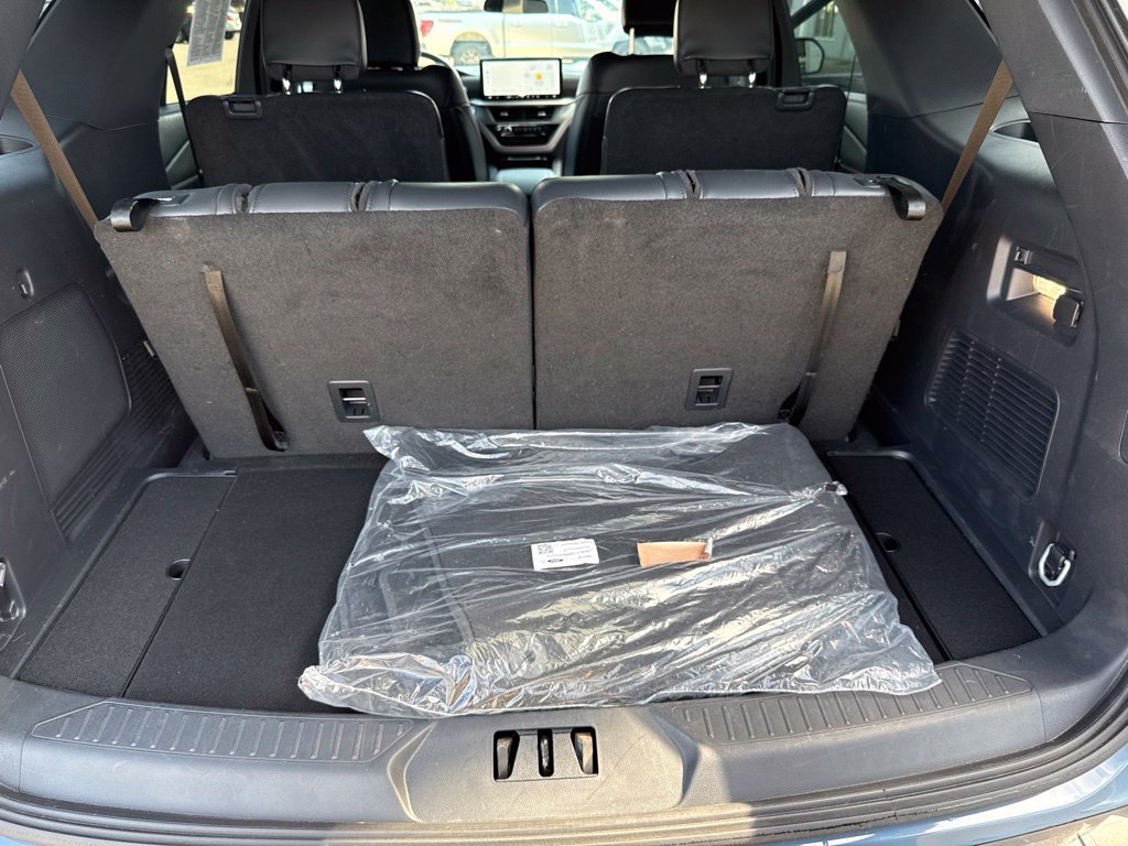 Used 2025 Ford Explorer ST-Line AWD/4WD image 25