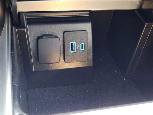 Used 2021 Ford Explorer Limited w/ Hybrid Equipment Group 310A image 33