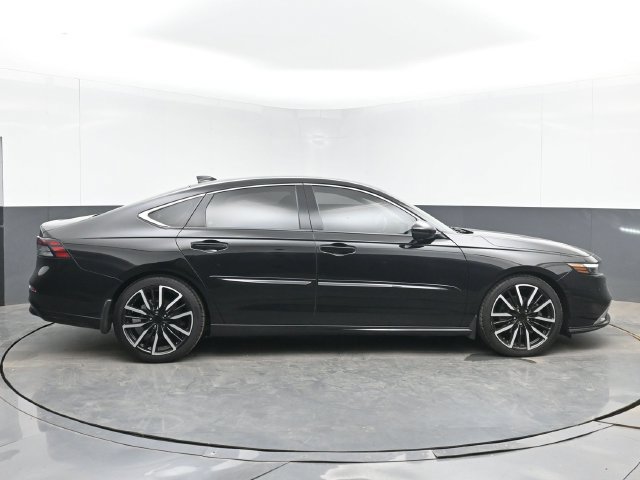 Used 2023 Honda Accord Touring image 11