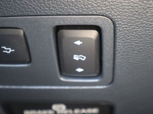 Used 2022 Ford F350 Lariat w/ Lariat Ultimate Package AWD/4WD image 28