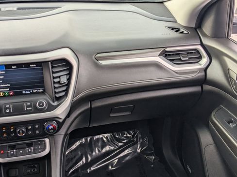 Used 2023 GMC Acadia SLT image 15