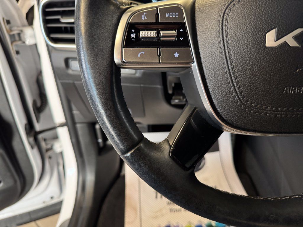 Used 2024 Kia Telluride SX Prestige w/ Towing Package AWD/4WD image 11