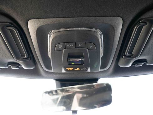 Used 2025 Toyota Corolla SE w/ SE Package image 18