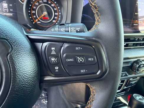 Used 2025 Jeep Wrangler Unlimited Sport AWD/4WD image 20