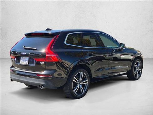 Used 2021 Volvo XC60 T5 Momentum w/ Premium Package AWD/4WD image 5