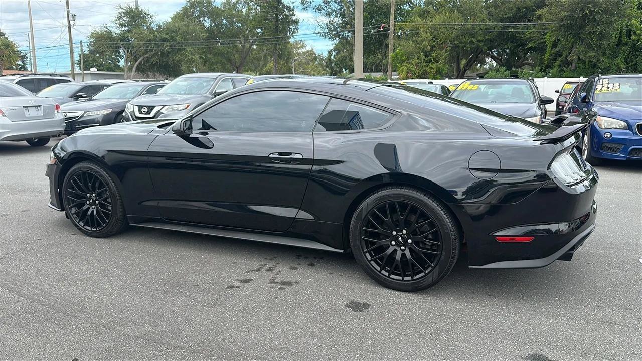 Used 2018 Ford Mustang Coupe RWD image 13