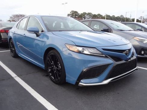 Used 2023 Toyota Camry XSE image 3