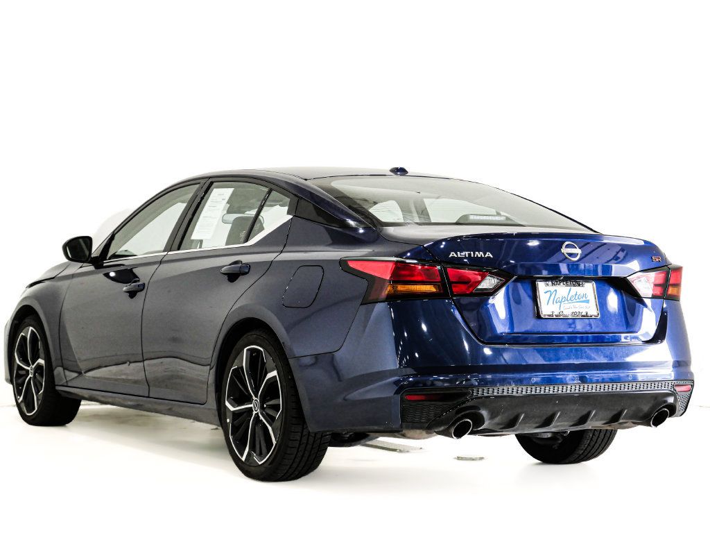 Used 2024 Nissan Altima 2.5 SR FWD image 8