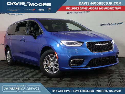 New 2026 Chrysler Pacifica Select image 1