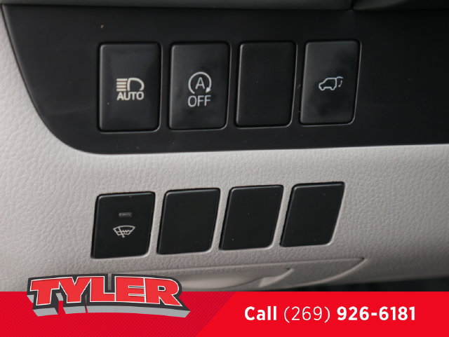Used 2017 Toyota Highlander XLE AWD/4WD image 24
