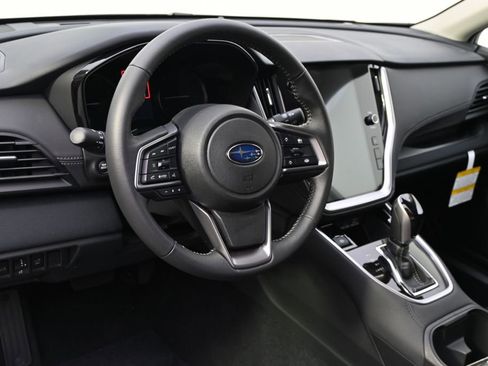 Used 2025 Subaru Outback Premium image 11