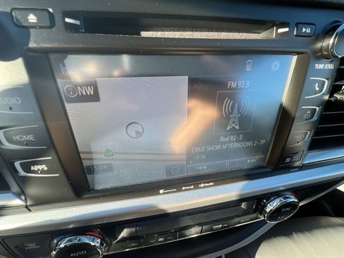 Used 2019 Toyota Highlander XLE image 13