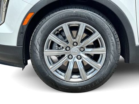 Used 2023 Cadillac XT4 Premium Luxury w/ Enhanced Visibility Package AWD/4WD image 8