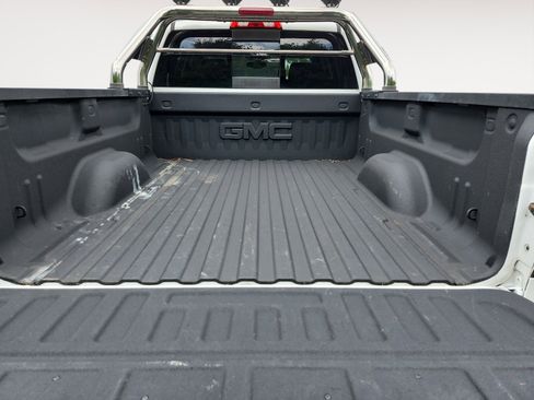Used 2017 GMC Sierra 2500 SLE w/ HD SLE Preferred Plus Package AWD/4WD image 15