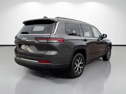 Used 2024 Jeep Grand Cherokee L Limited w/ Luxury Tech Group II image 3