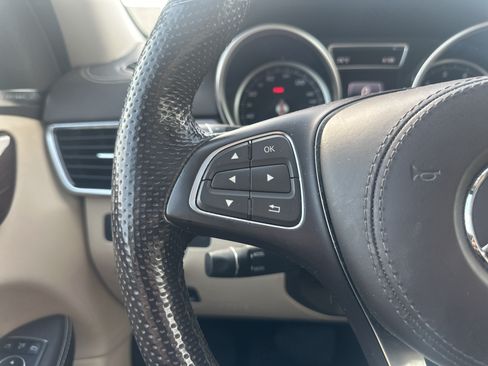 Used 2019 Mercedes-Benz GLS 450 4MATIC image 3