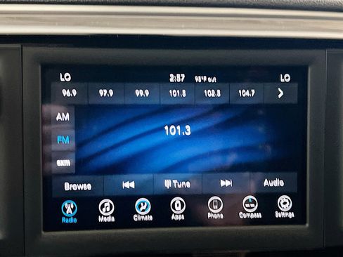 Used 2020 Chrysler Pacifica Touring w/ S Appearance Package image 10