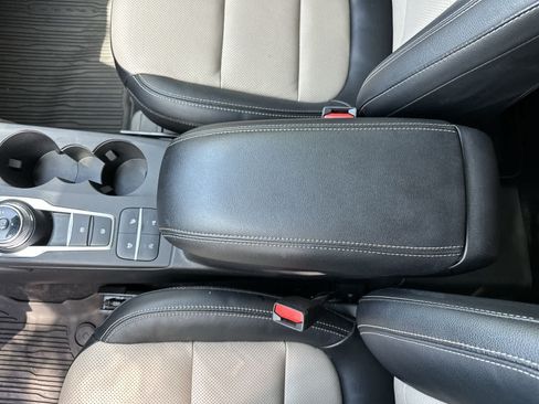 Used 2022 Ford Escape Titanium w/ Titanium Elite Package AWD/4WD image 21