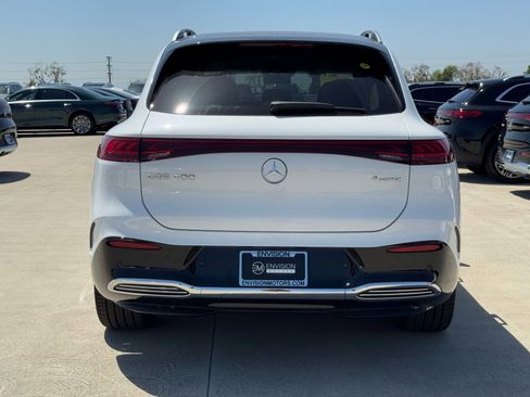 New 2026 Mercedes-Benz EQS 400 4MATIC SUV image 8