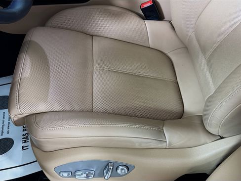 Certified 2023 Porsche Macan image 13